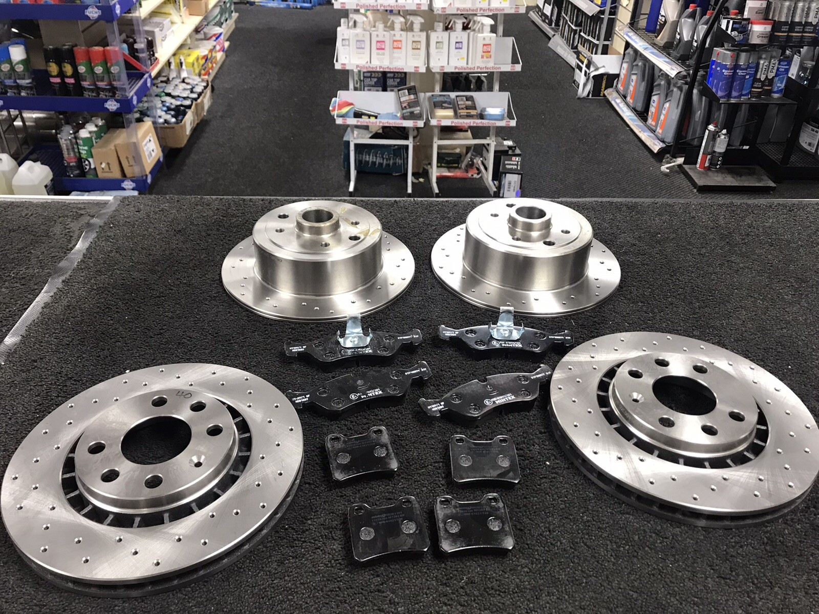 ASTRA MK2 GTE BRAKE DISC CROSS DRILLED BRAKE DISC MINTEX PADS 4 STUD WHEELS