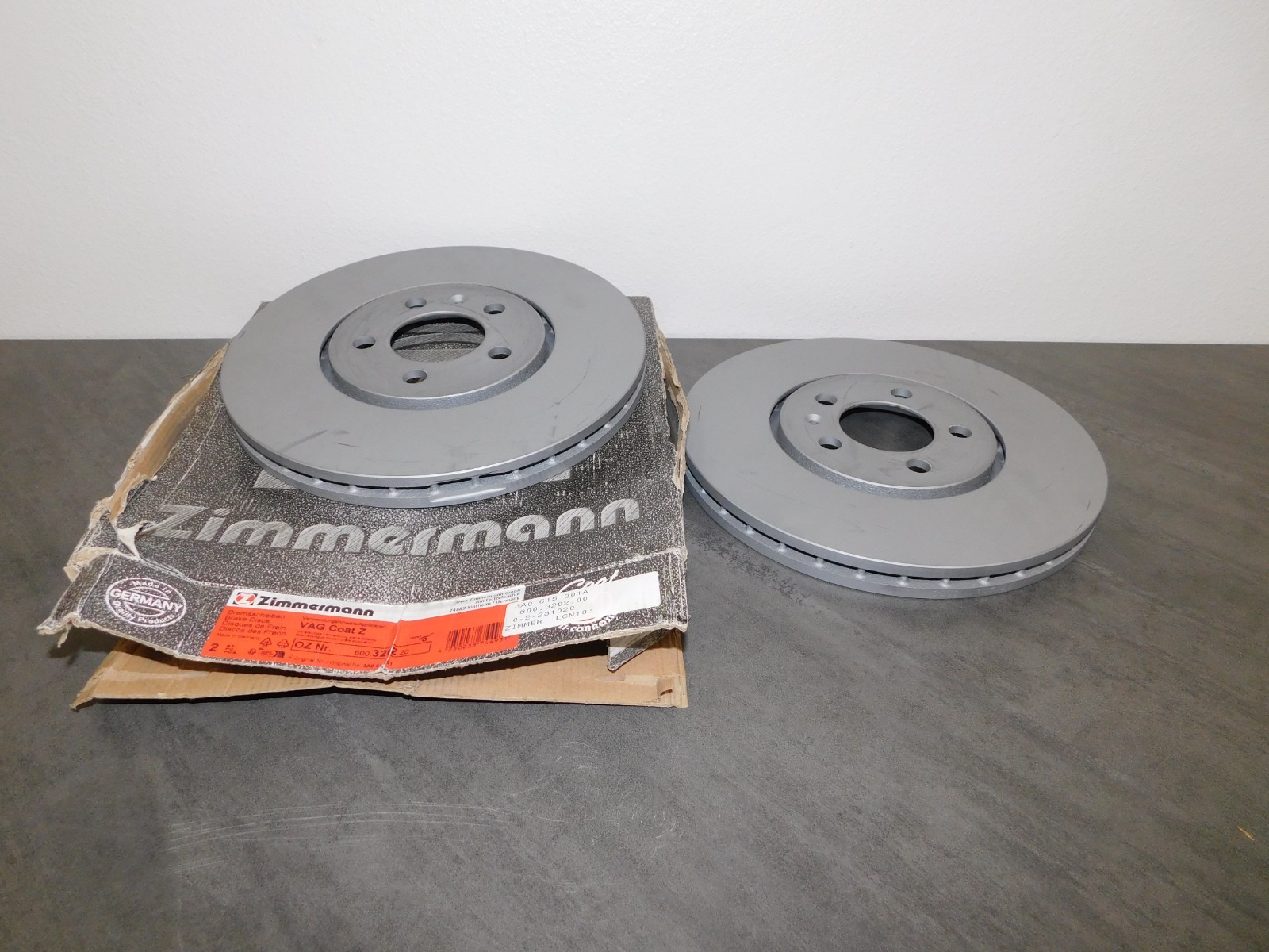 Volkswagen Jetta 96-99 Zimmermann Coat-Z Front Brake Rotors 600.3202.20