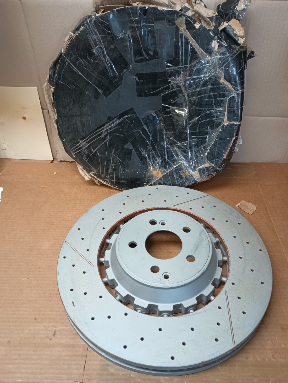 NEW FRONT BRAKE DISC ROTOR FOR MERCEDES-BENZ AMG GT, C & E CLASS HAS SOME RUST