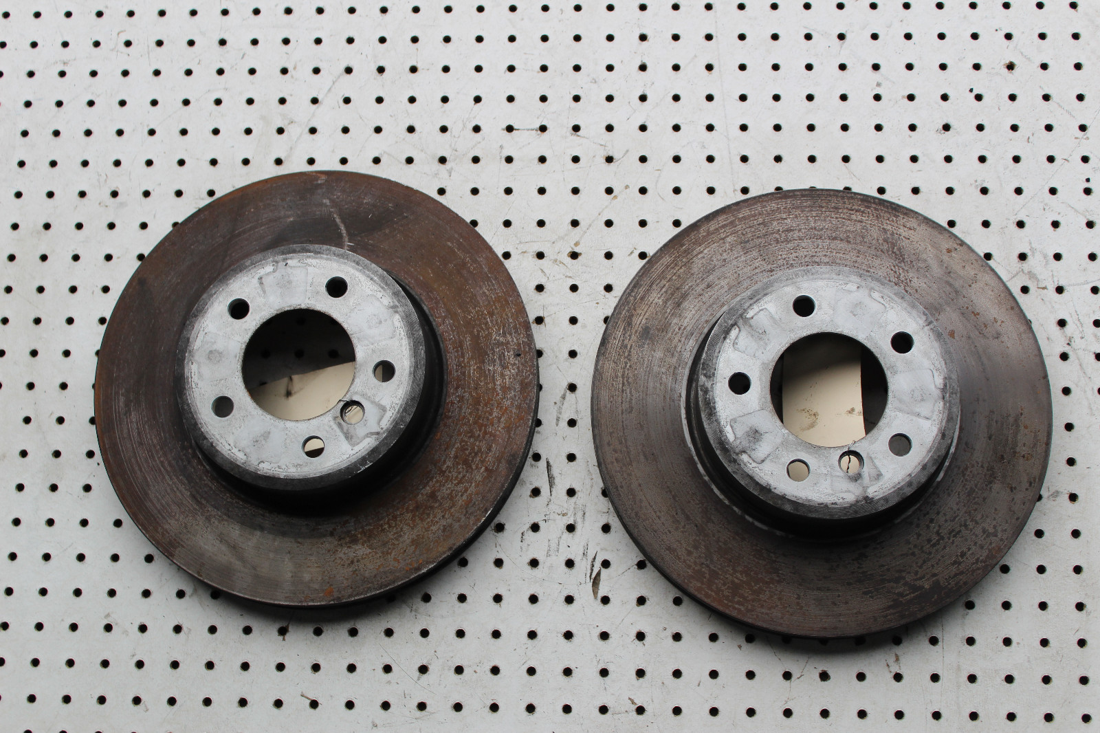 04-06 BMW E60 525i 528i 530i FRONT LEFT & RIGHT DISC BRAKE ROTORS R734 R735