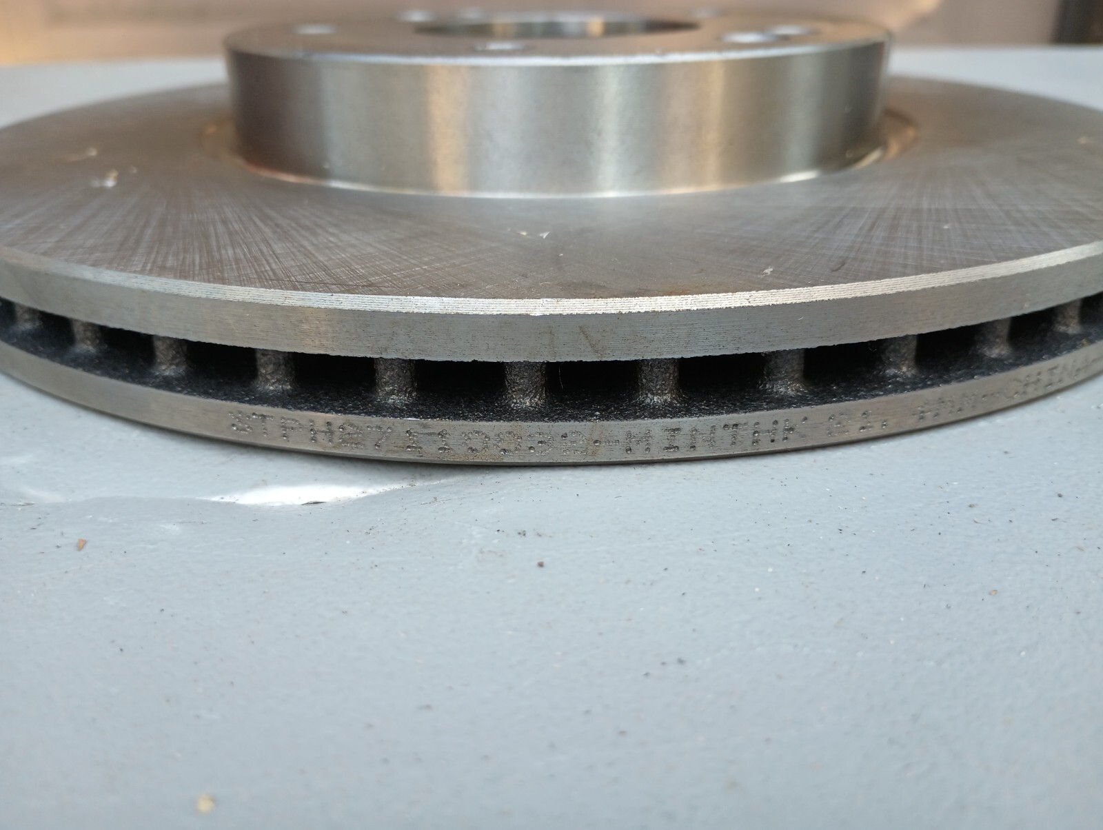 SURESTOP BRAKE DISC FRONTDRIVER OR PASSENGER FITS HUNDAI VELOSTER 12-20 OPEN BOX