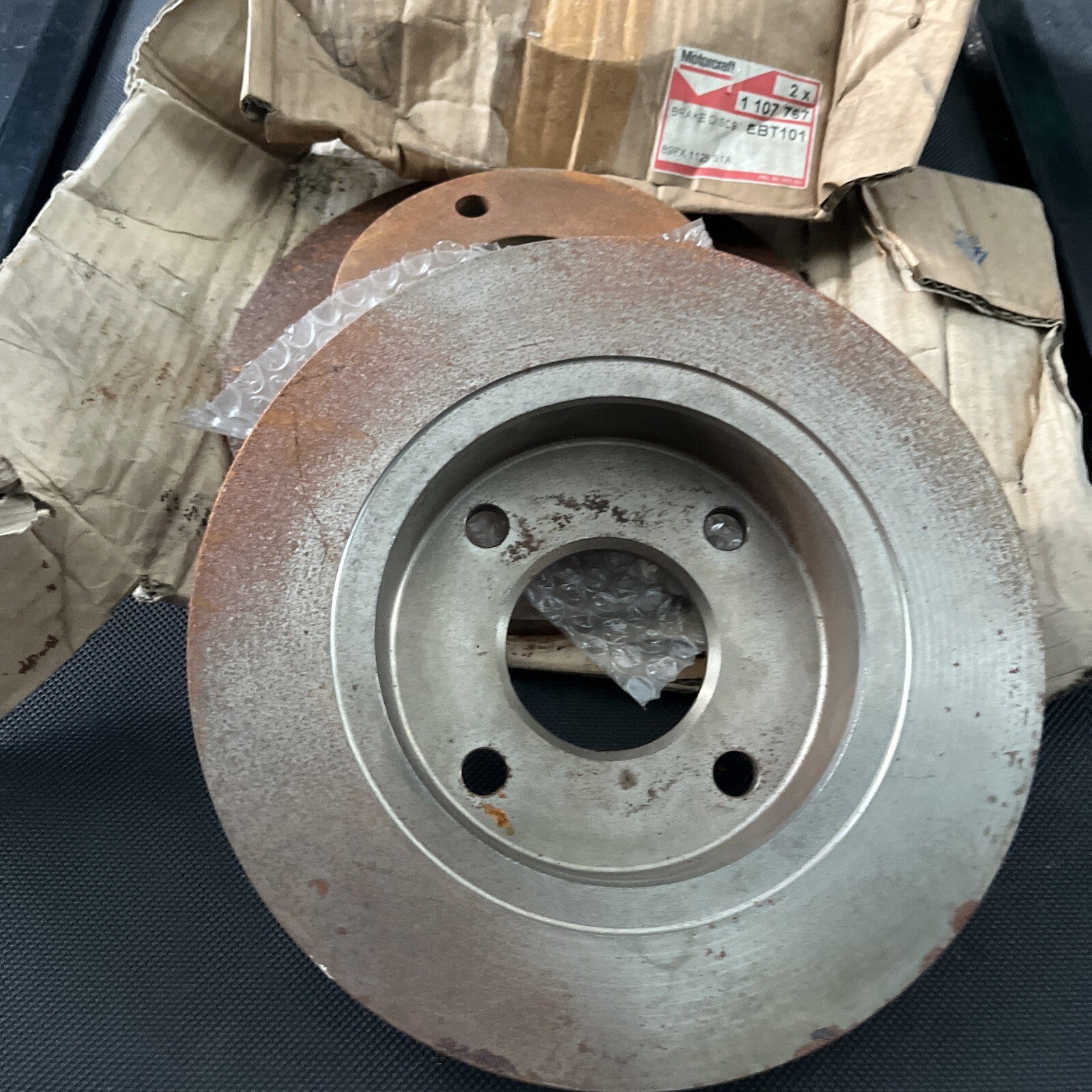 GENUINE FORD FIESTA Mk3 1.8D Front 89-95 240mm,Escort Mk5,6 Solid Brake Disc x 2