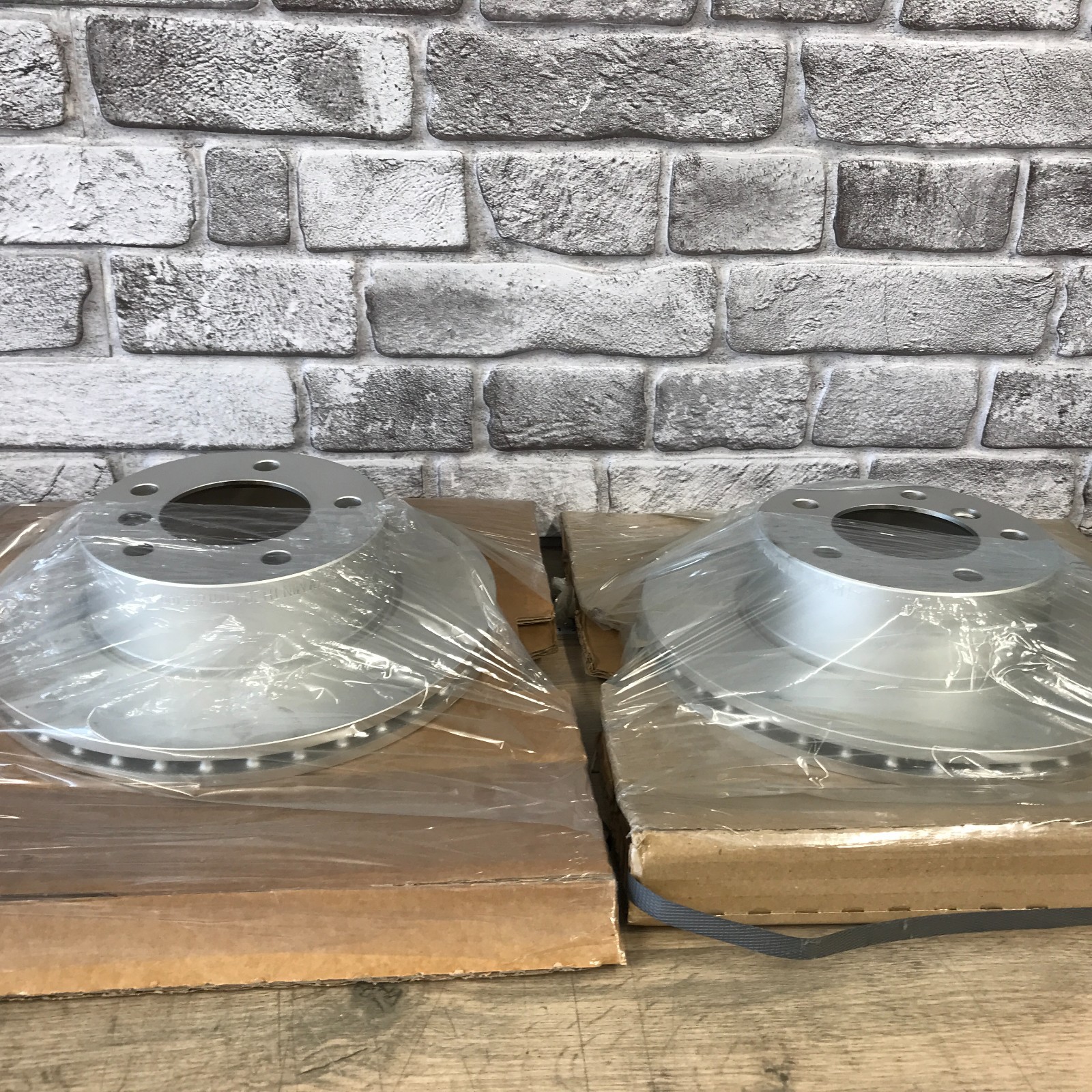 GENUINE BMW E81 E87 FRONT Brake Discs 34116854996 PAIR 116i ,116d, 118i, 118d 3X