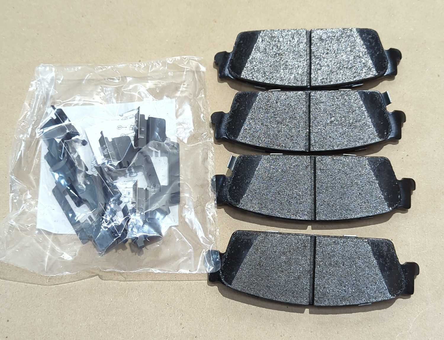New OEM genuine GM Rear Brake Pads 2007-2014 Chevy GMC Trucks SUV J55 19366008