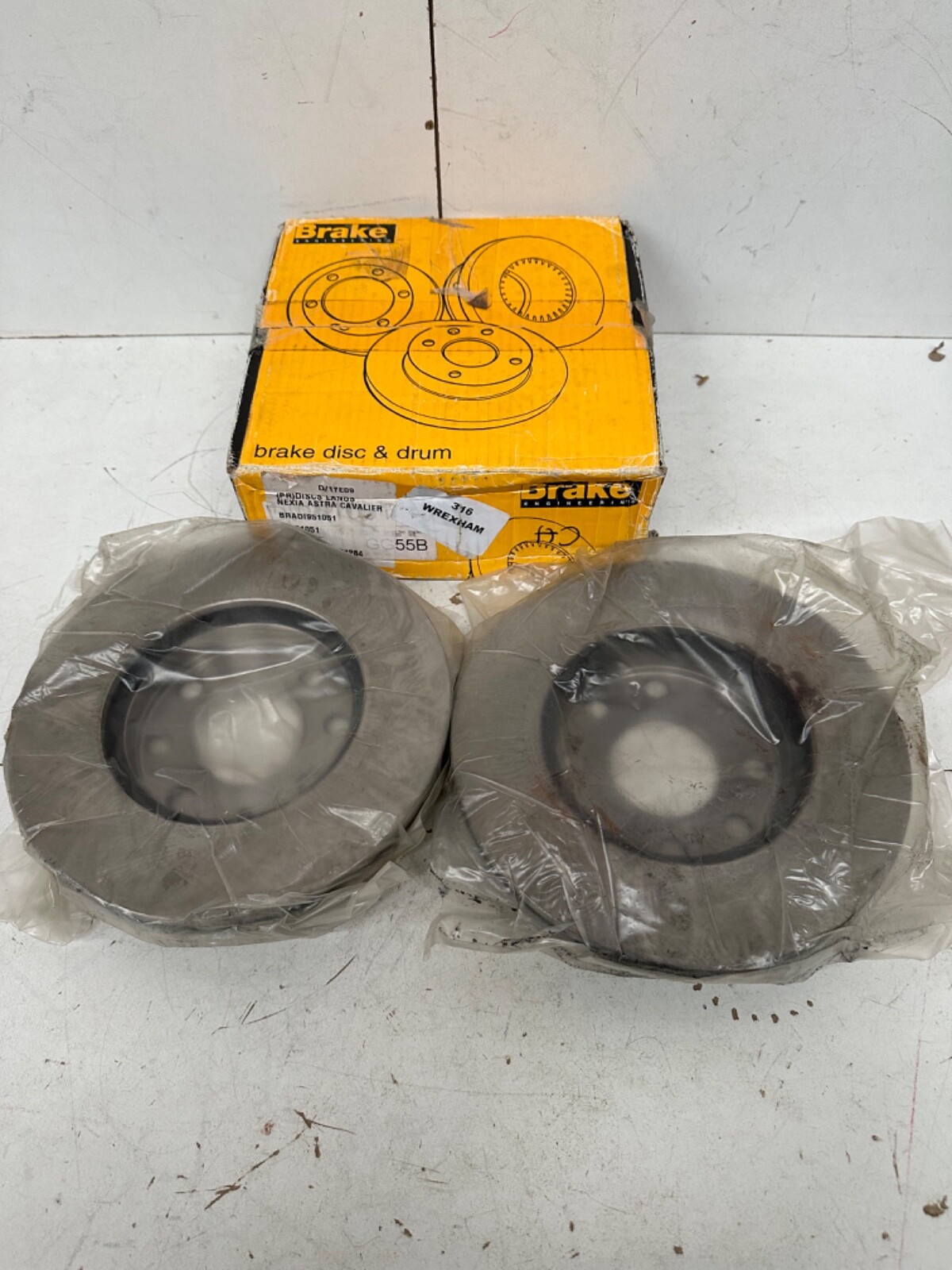 FRONT BRAKE DISCS x2 236mm for OPEL VAUXHALL BEDFORD BRAKE ENGINEERING DI951051