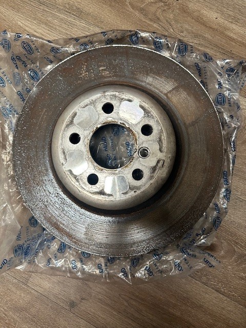 1 piece 2018-2023 BMW X5 Disc Brake Rotor Rear 34-20-6-880-079 OEM (USED)