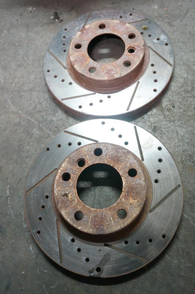 Aftermarket BMW E46 Drilled and Slotted Front Brake Discs Rotors 99-00 323i 328i