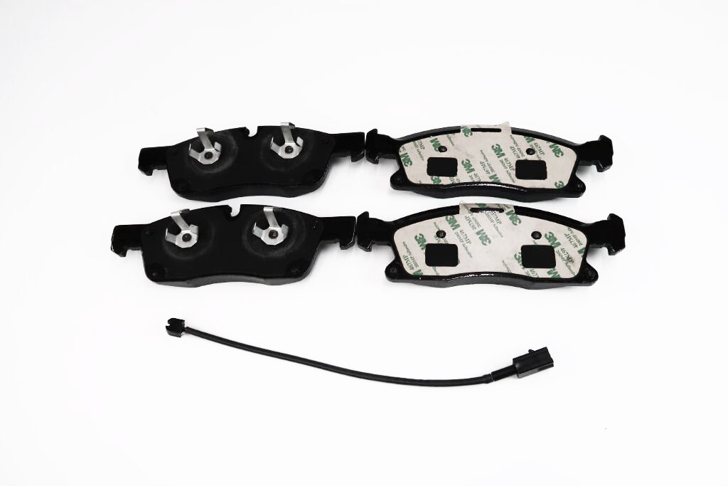 Maserati Levante front rear brake pads & rotors for cars with smooth rotors