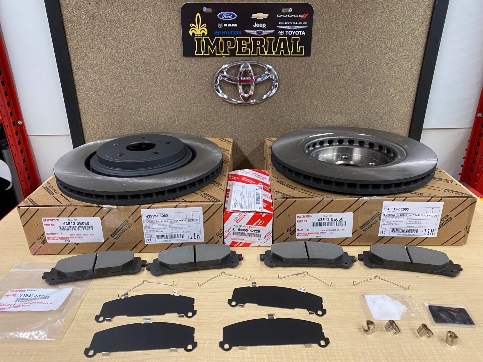 2020-2023 TOYOTA HIGHLANDER OEM GENUINE FRONT BRAKE ROTORS WITH TCMC PADS &SHIMS