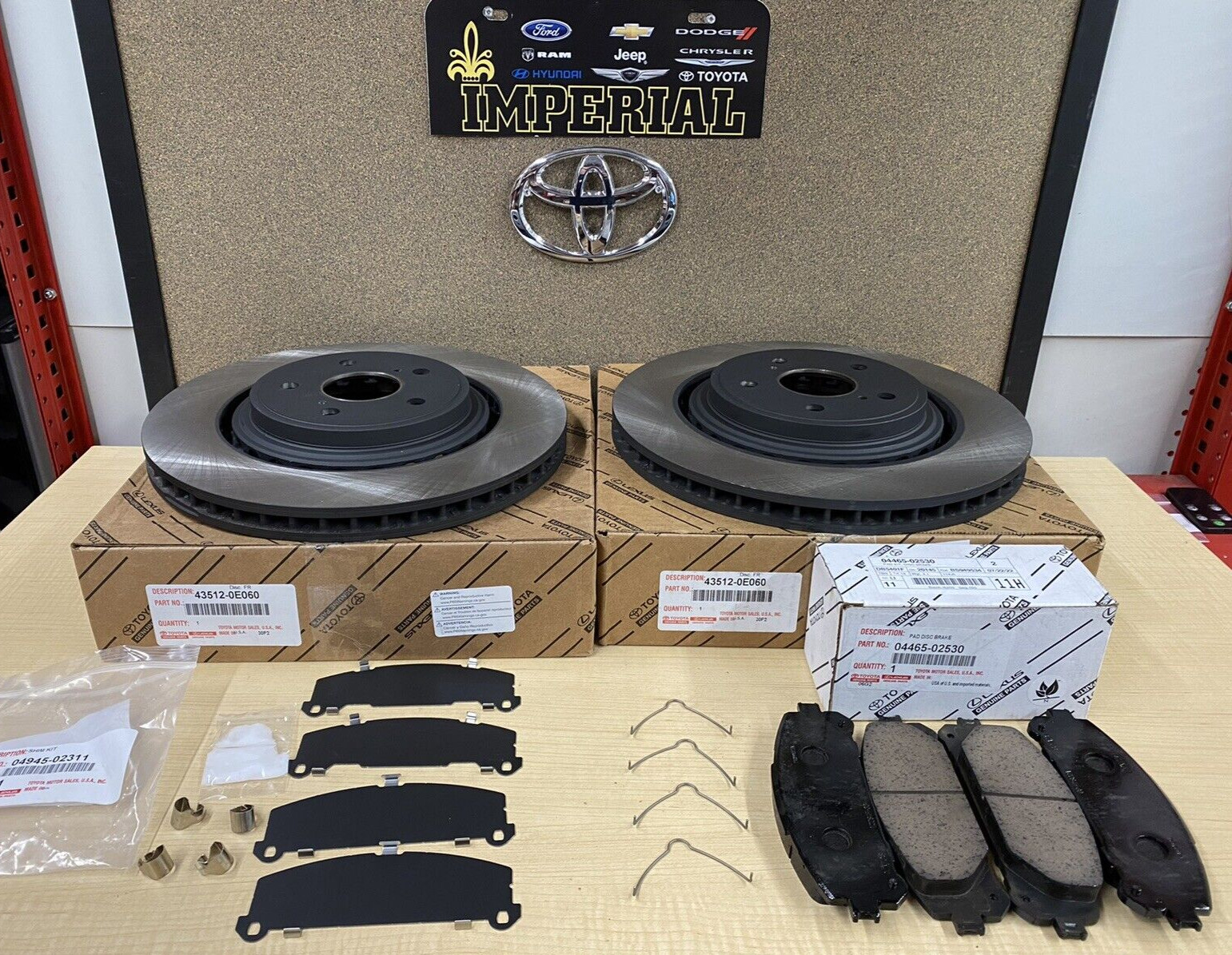 2020-2024 TOYOTA HIGHLANDER OEM GENUINE FRONT BRAKE ROTORS WITH OEM PADS & SHIMS