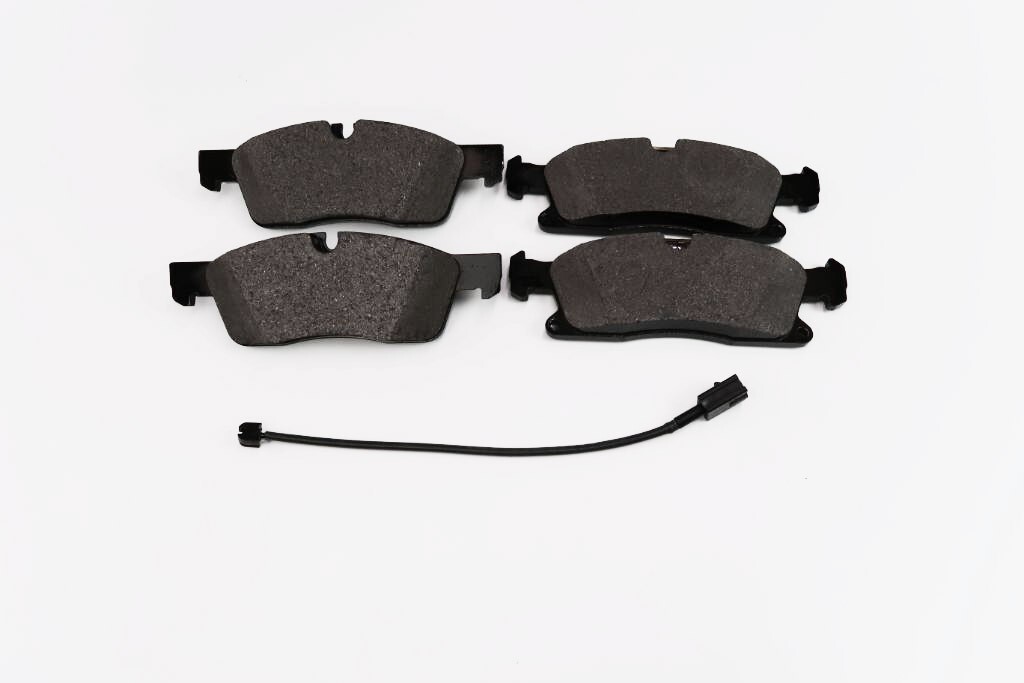 Maserati Levante front rear brake pads & rotors for cars with smooth rotors