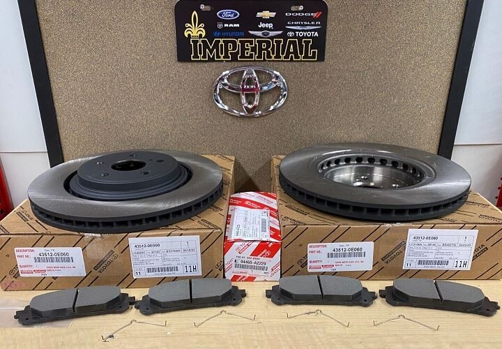 2020-2023 TOYOTA HIGHLANDER OEM GENUINE FRONT BRAKE ROTORS WITH TCMC BRAKE PADS