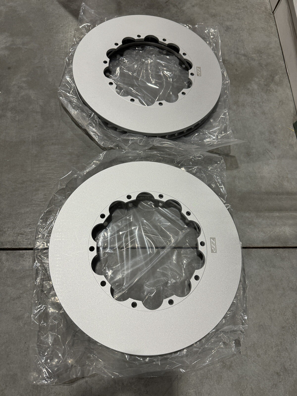 370mm / 14.6″ GM Brembo Replacement Rotors Rings 6 piston ZL1 ATS-V CTS-V