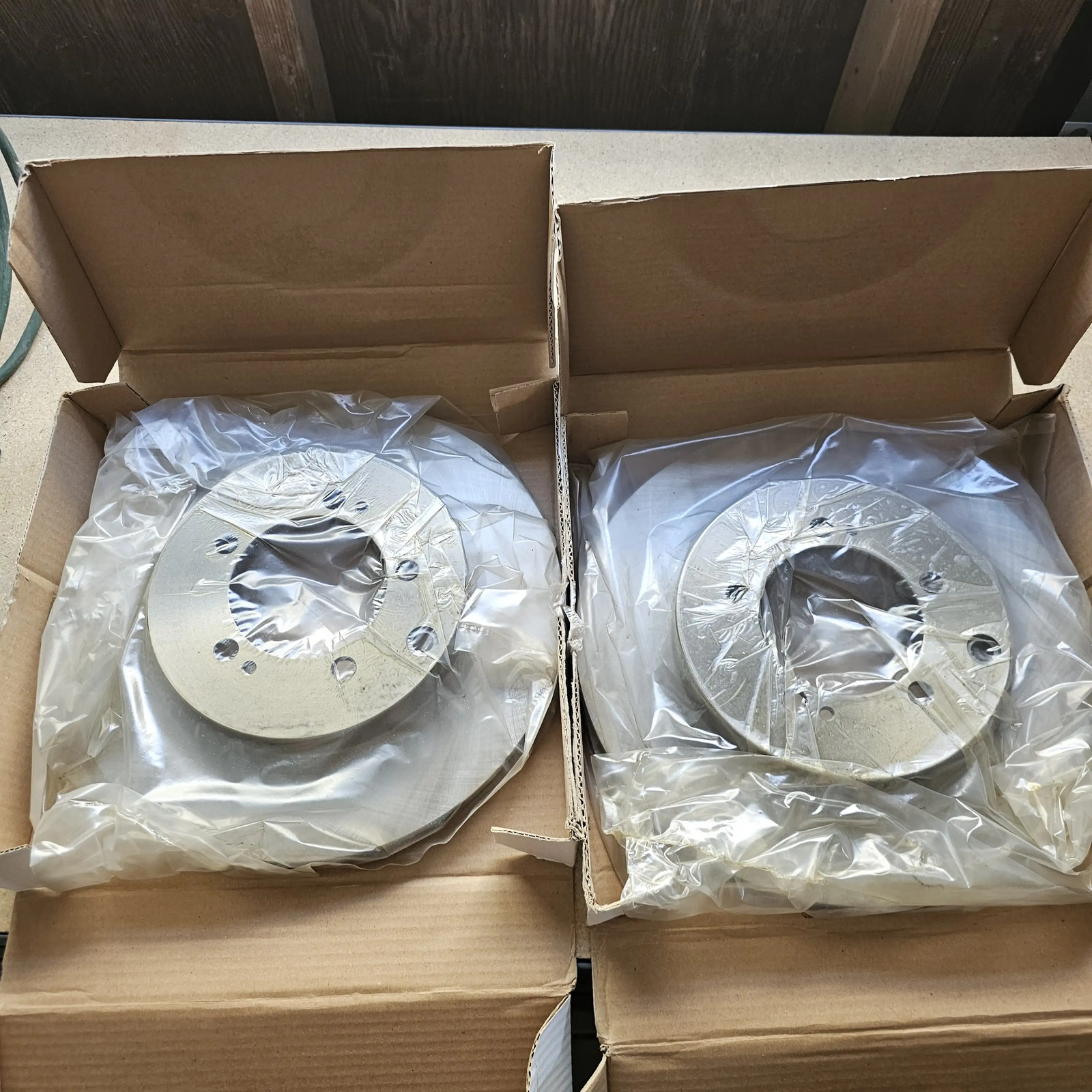 Pair (2) Brake Rotors Wearever YH141904