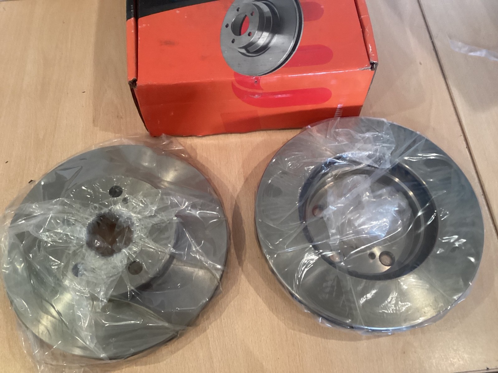 2x EUROREPAR FRONT VENTED BRAKE DISCS -TOYOTA CELICA MK6 MK7 PRIUS PLUS LEXUS CT