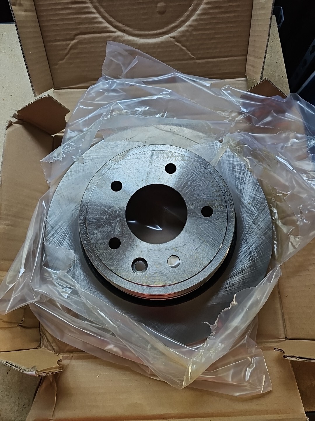 Brake Rotor YH145104 For 94-06 Vanden Plas XJ12 XJ6 XJ8 XJR XJS XK8