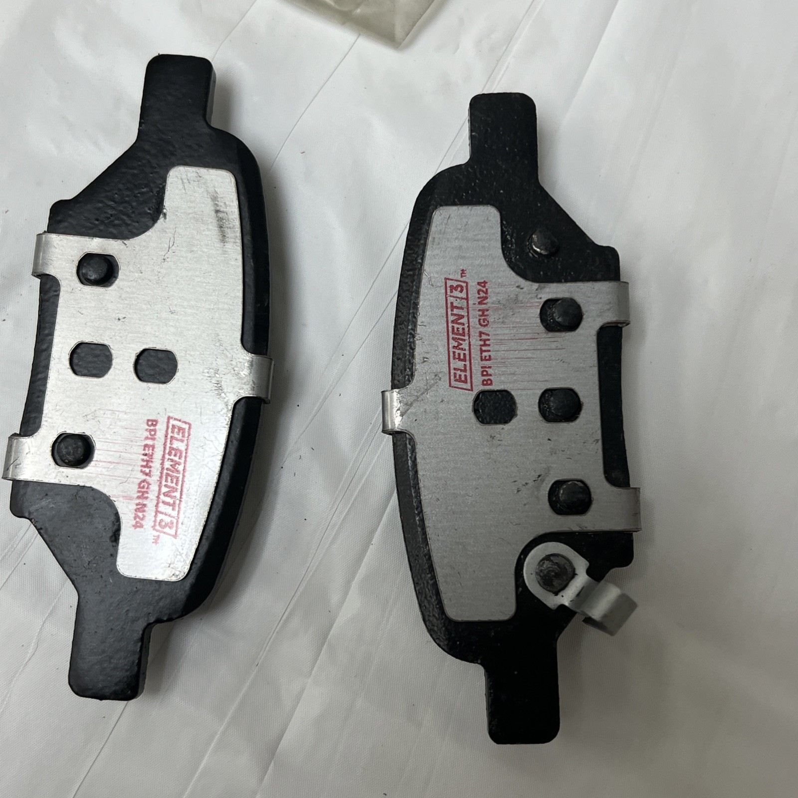 Raybestos EHT1033H Disc Brake Pad Set – Braking Stopping Wheel Tire vb